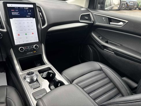 Used 2024 Ford Edge SEL w/ Convenience Package image 25