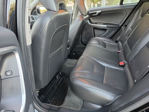 Used 2016 Volvo V60 T5 Platinum w/ Climate Package FWD image 21