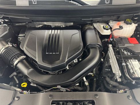 Certified 2025 GMC Acadia Elevation FWD image 28