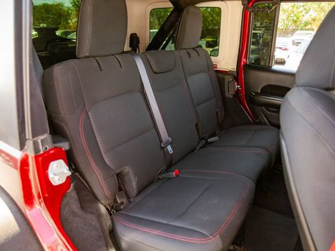 Used 2021 Jeep Wrangler Unlimited Rubicon AWD/4WD image 12