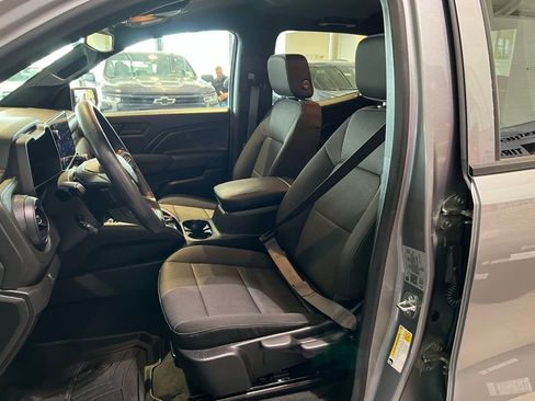 Used 2023 Chevrolet Colorado Trail Boss AWD/4WD image 17