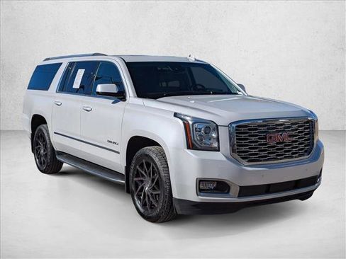 Used 2020 GMC Yukon XL Denali image 3