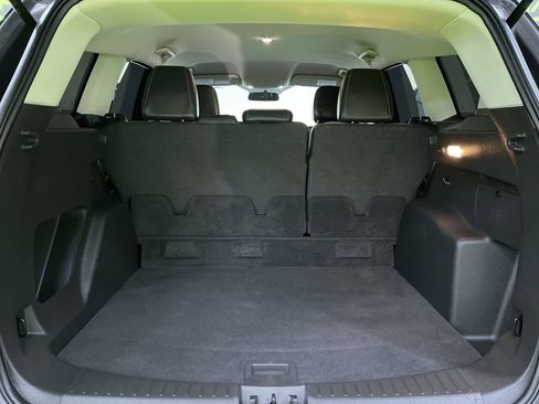 Used 2018 Ford Escape SE w/ SE Sport Appearance Package image 28