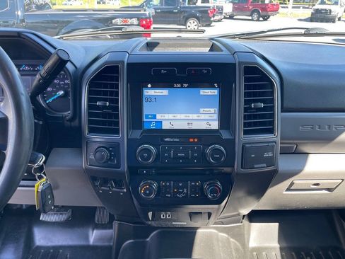 Used 2018 Ford F250 XLT w/ XLT Premium Package AWD/4WD image 40