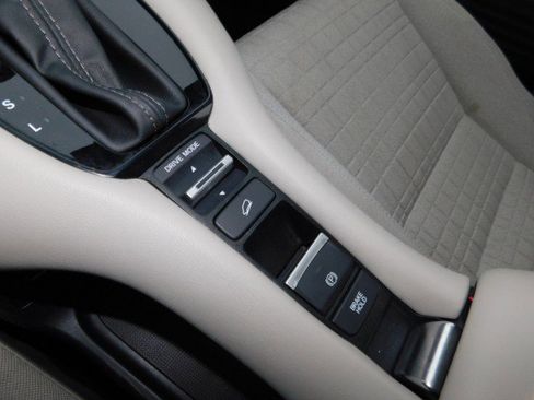 Used 2024 Honda HR-V LX image 21