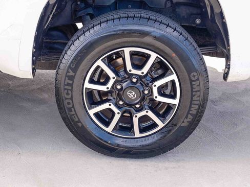Used 2017 Toyota Tundra SR5 RWD image 8