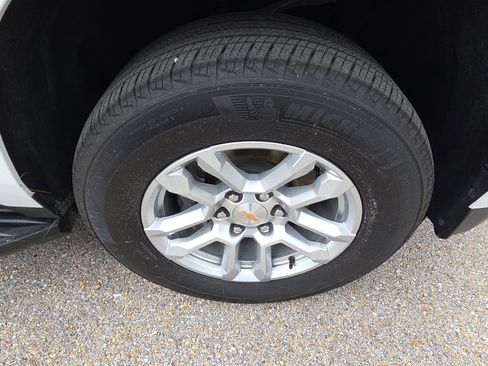 Used 2025 Chevrolet Tahoe LT AWD/4WD image 10