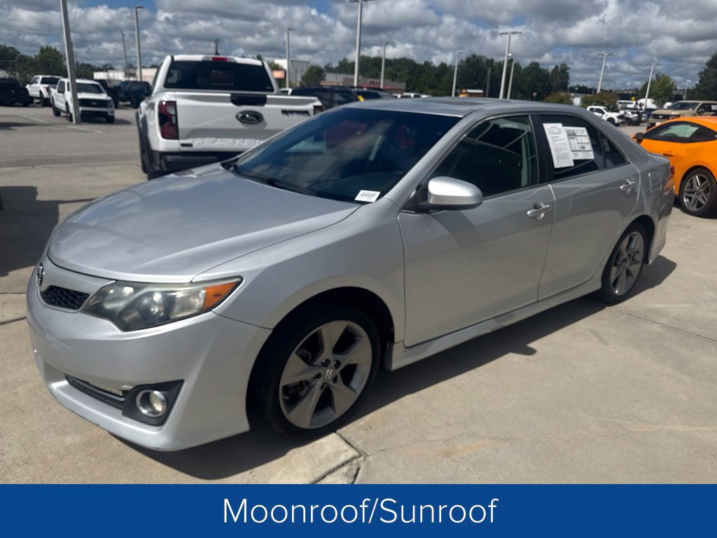 Used 2014 Toyota Camry SE FWD image 3