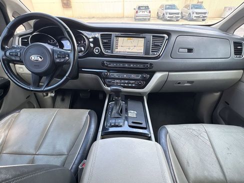 Used 2018 Kia Sedona SX FWD image 26