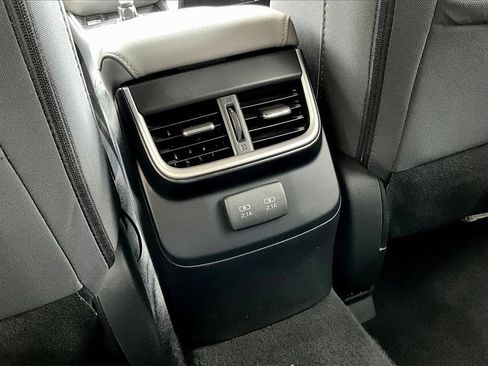 Used 2022 Subaru Outback Premium image 10