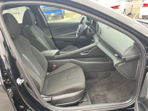 New 2026 Hyundai Elantra SEL Sport Premium FWD image 17