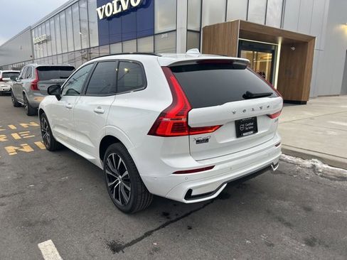Certified 2025 Volvo XC60 B5 Plus image 3