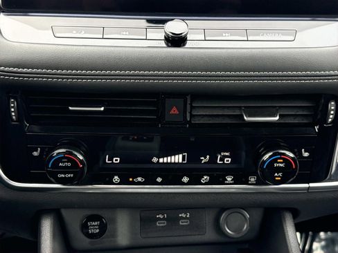 Used 2026 Nissan Rogue SL image 11