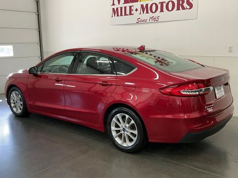 Used 2020 Ford Fusion SE FWD image 4