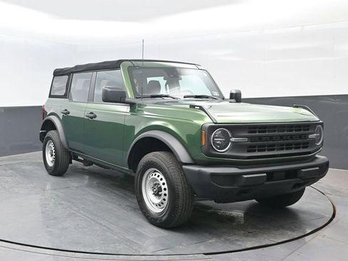 Certified 2023 Ford Bronco 4-Door AWD/4WD image 2