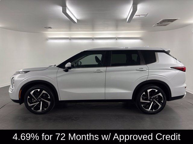 Used 2024 Mitsubishi Outlander SE Black Edition FWD image 4