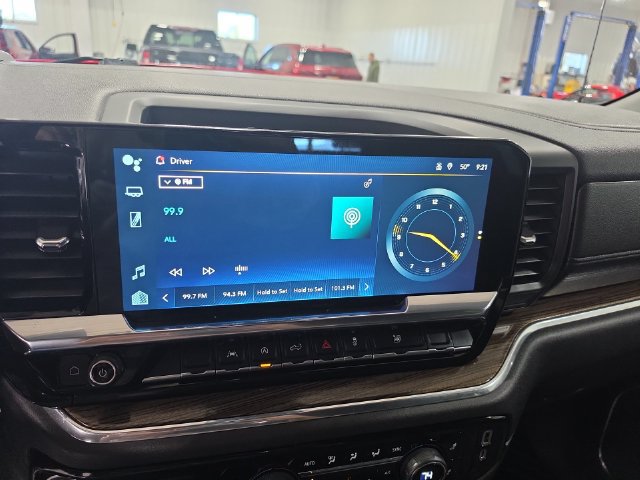 Used 2023 Chevrolet Silverado 1500 LT AWD/4WD image 13