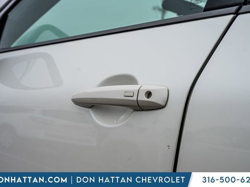 Used 2023 Nissan Rogue SV image 29