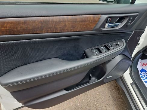 Used 2016 Subaru Outback 2.5i Limited AWD/4WD image 10