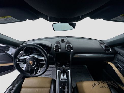 Used 2018 Porsche 718 Boxster S image 28