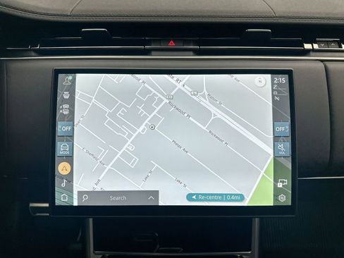 Certified 2025 Land Rover Range Rover SE image 29