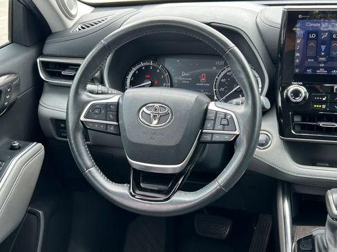 Used 2022 Toyota Highlander Limited image 44