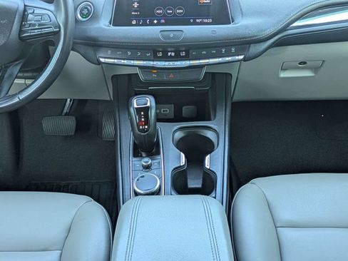 Used 2019 Cadillac XT4 Luxury FWD image 19