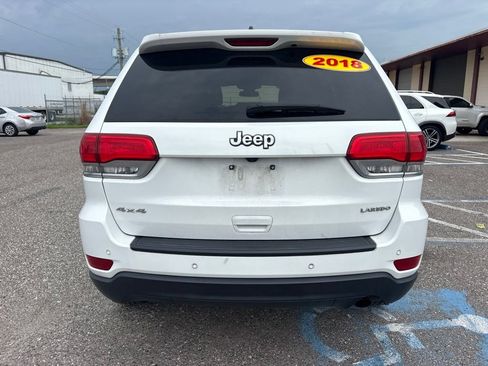 Used 2018 Jeep Grand Cherokee Laredo AWD/4WD image 4