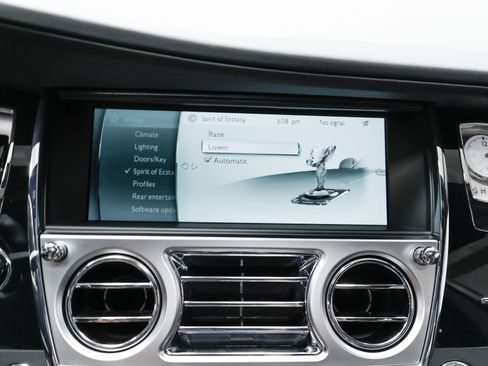 Used 2016 Rolls-Royce Ghost image 50