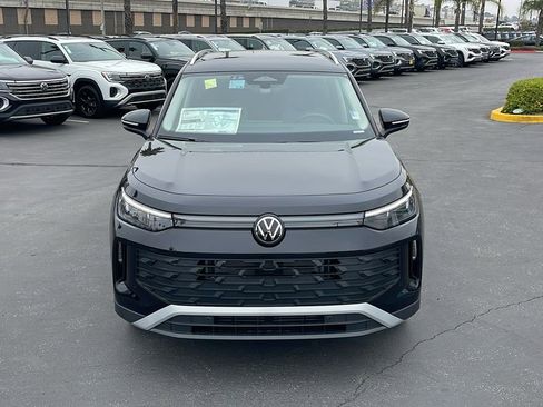 Certified 2025 Volkswagen Tiguan S FWD image 2