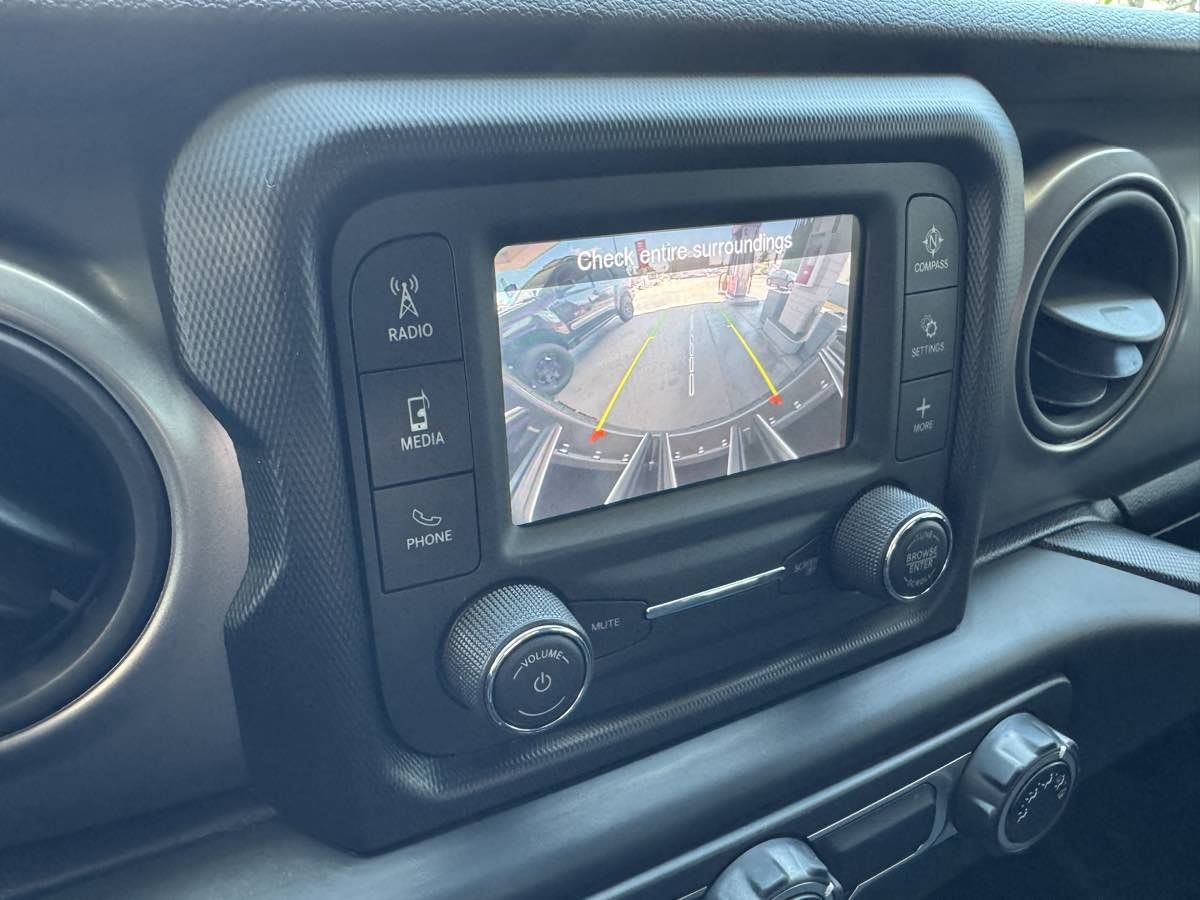 Used 2021 Jeep Wrangler Unlimited Sport AWD/4WD image 26