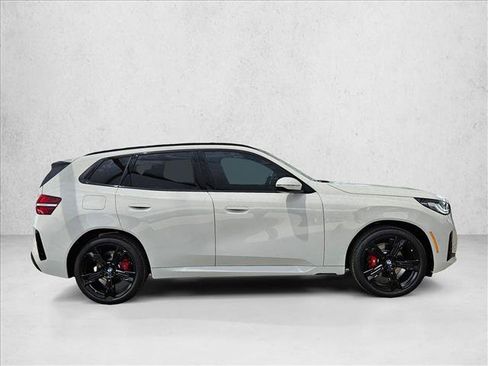 Used 2025 BMW X3 xDrive30i w/ Premium Package AWD/4WD image 4