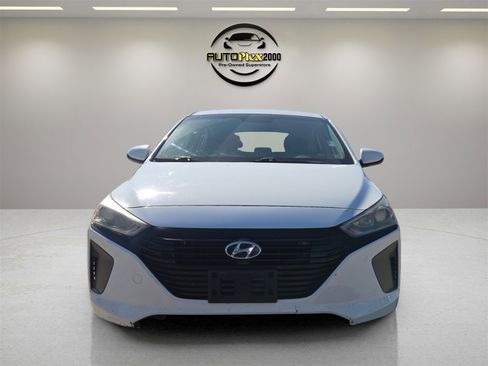 Used 2018 Hyundai Ioniq Blue image 2
