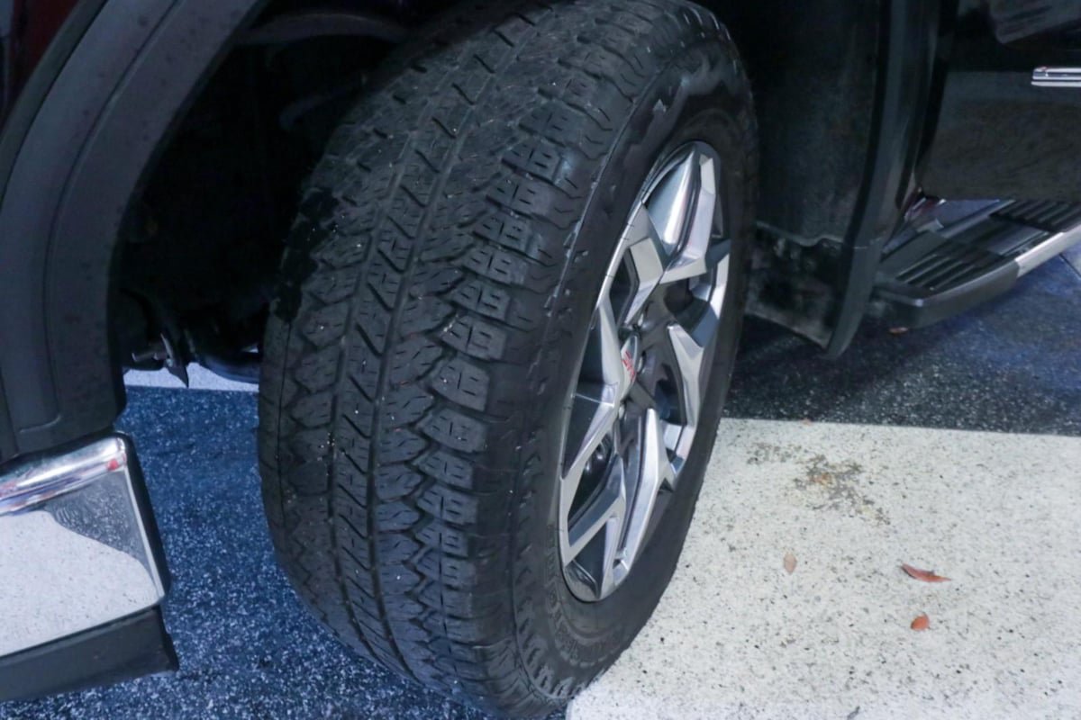 Used 2023 GMC Sierra 1500 SLT AWD/4WD image 9