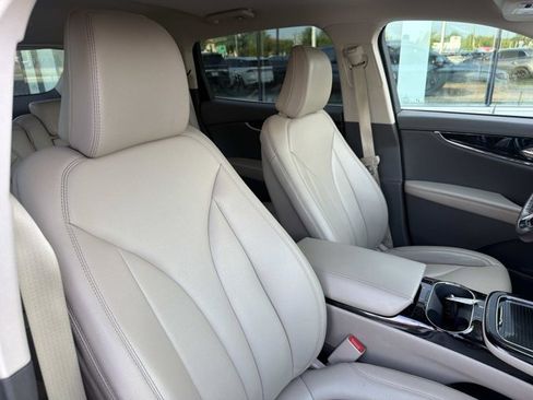 Certified 2022 Lincoln Nautilus FWD w/ Premium Package image 22