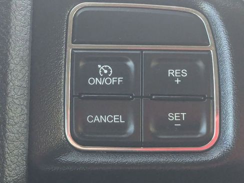 Used 2020 Dodge Grand Caravan SE image 21