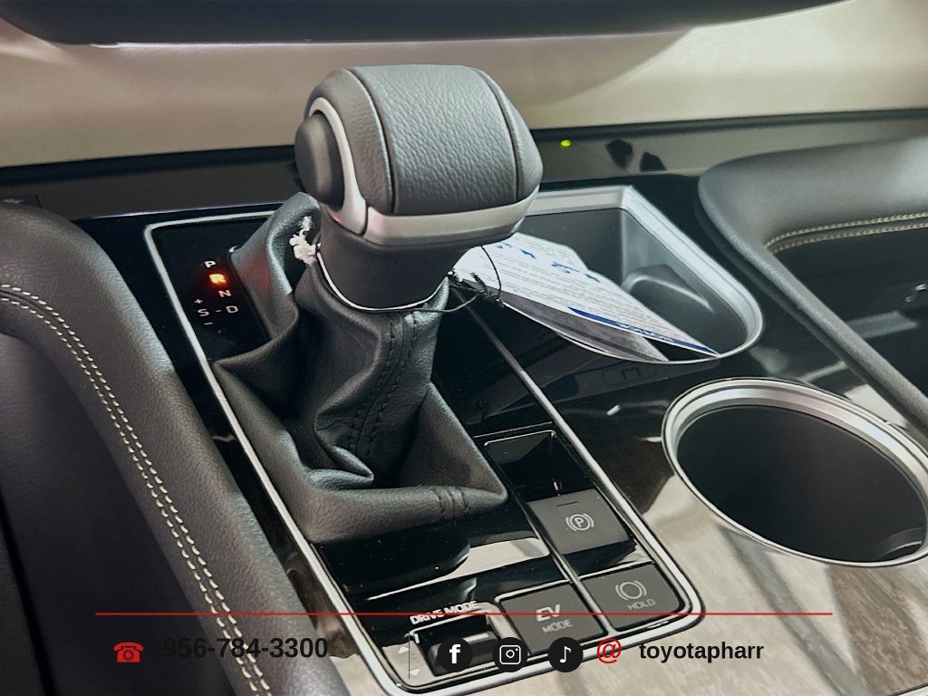 New 2026 Toyota Sienna Platinum AWD/4WD image 16