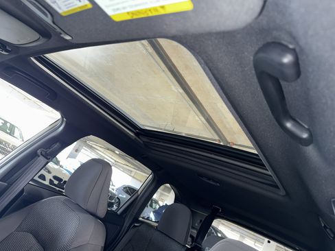 Used 2025 Subaru Forester Premium image 32