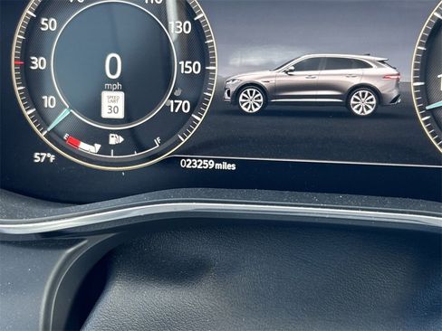 Used 2024 Jaguar F-PACE R-Dynamic S image 40
