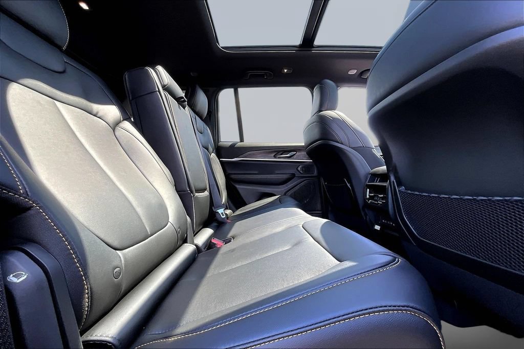 New 2026 Jeep Grand Cherokee Limited AWD/4WD image 10
