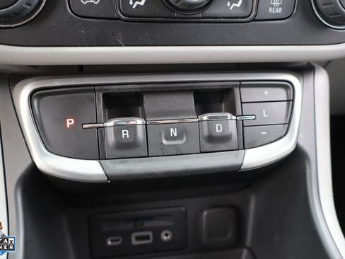 Used 2024 GMC Terrain SLT FWD image 18