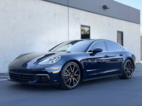 Used 2018 Porsche Panamera 4S image 14