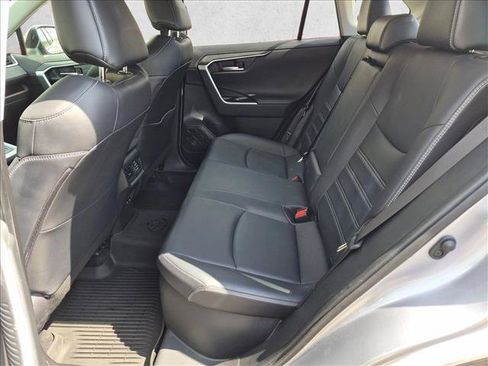 Used 2020 Toyota RAV4 Limited AWD/4WD image 18
