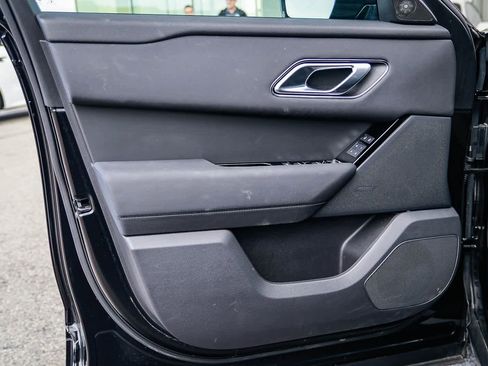 Used 2025 Land Rover Range Rover Velar Dynamic SE image 21