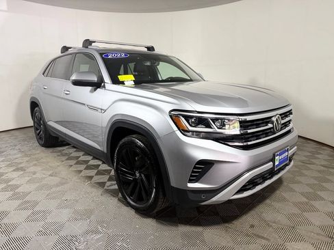 Used 2022 Volkswagen Atlas Cross Sport SE w/ Black Wheel Package AWD/4WD image 9