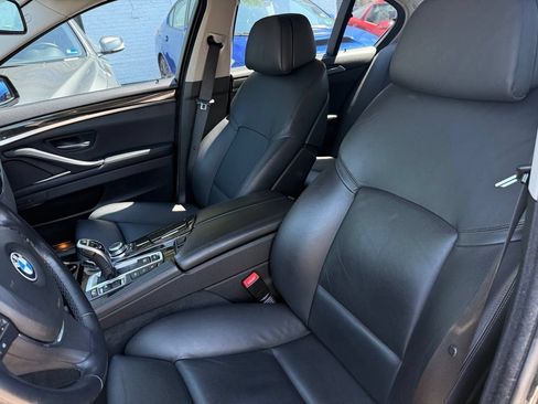 Used 2011 BMW 550i xDrive Sedan AWD/4WD image 9