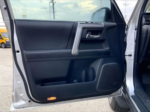 Used 2014 Toyota 4Runner SR5 image 44