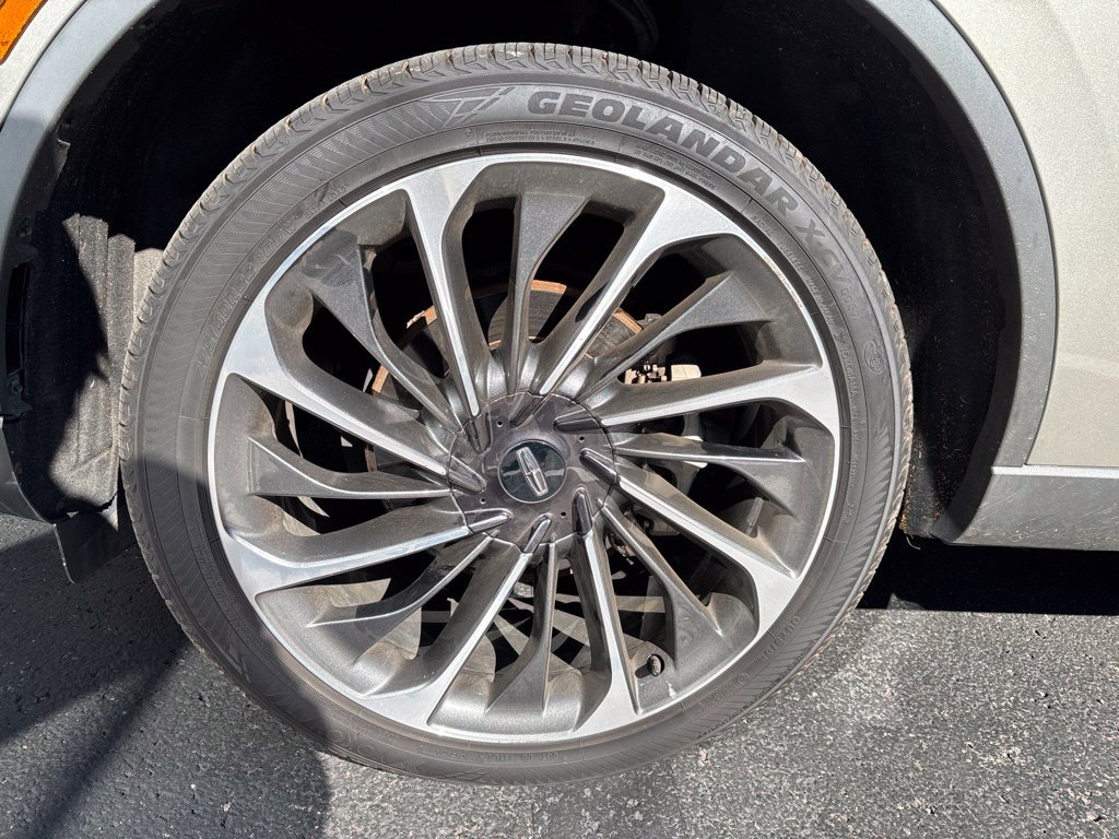 Used 2023 Lincoln Aviator Reserve w/ Equipment Group 201A AWD/4WD image 6