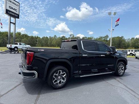 Used 2026 GMC Sierra 1500 SLT AWD/4WD image 3
