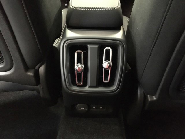 New 2024 Volvo XC40 Recharge Plus w/ Protection Package Premier RWD image 28